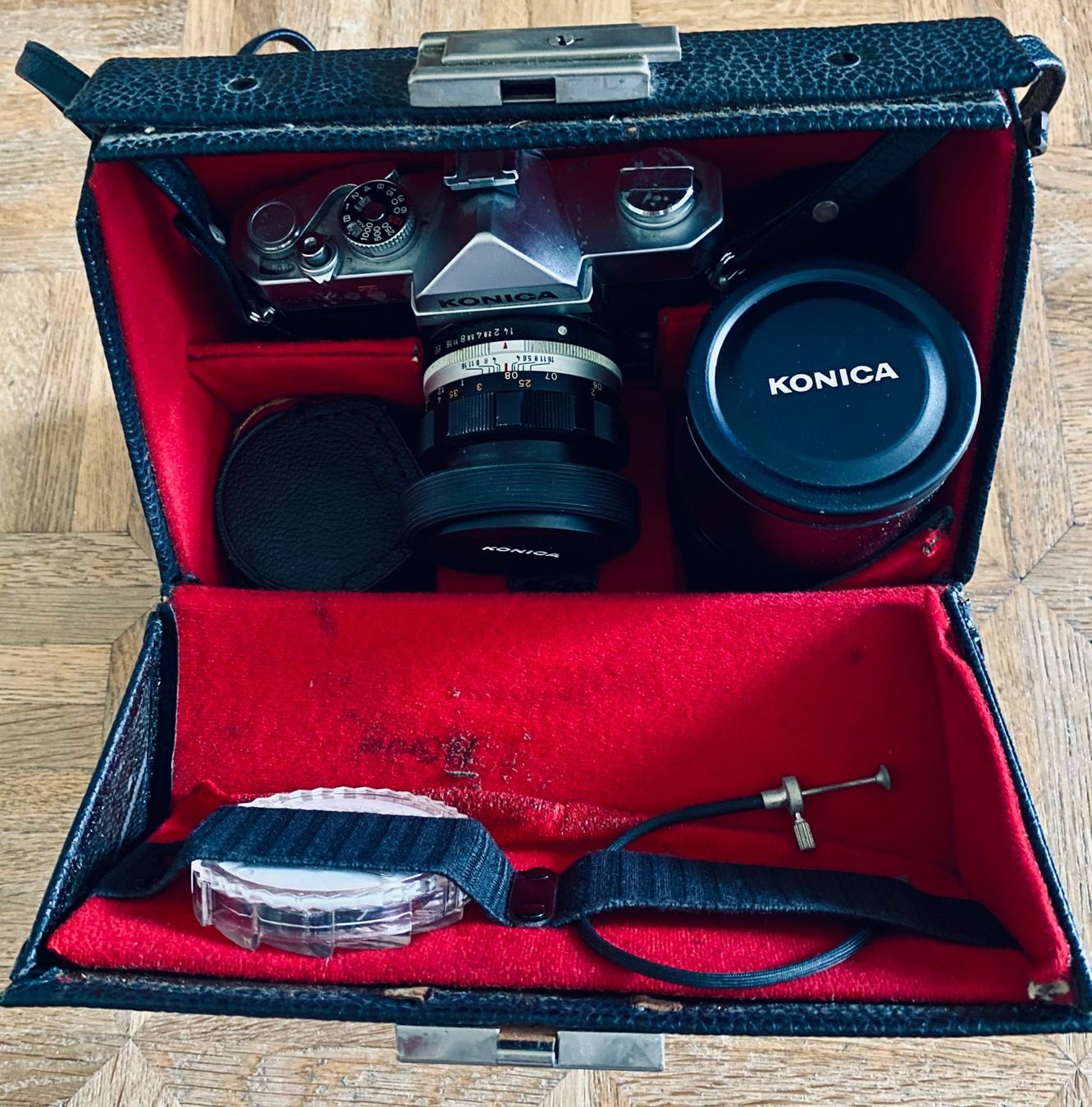 Konica Pellicole: Fotoapparat mit Zubehör – Usato da Küsnacht ZH venduto da hgr_pfw2