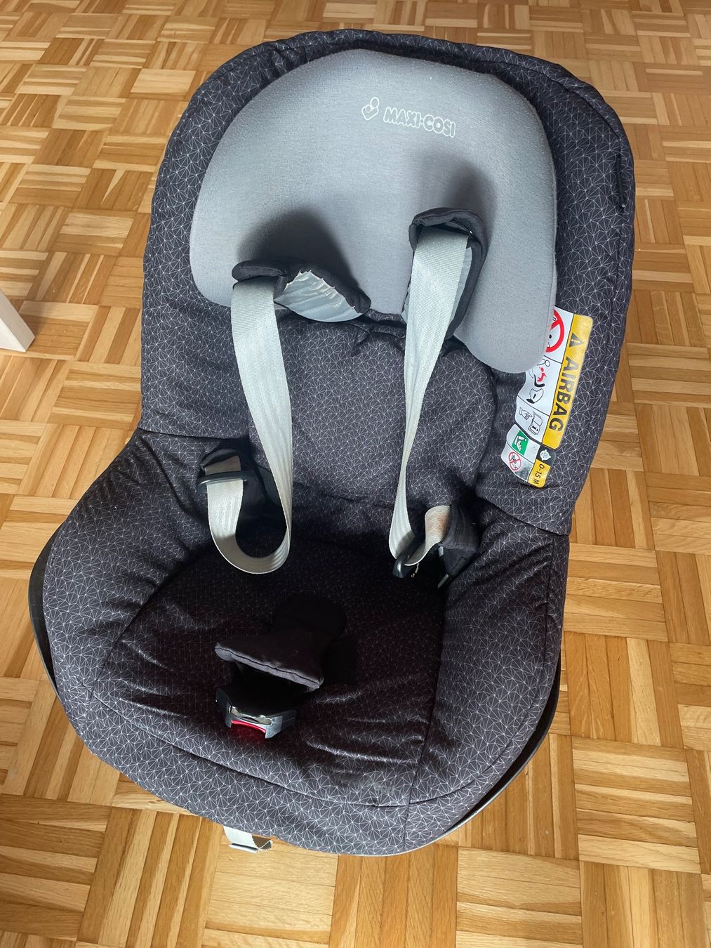 Maxi-Cosi Seggiolini per auto: Kindersitz Maxi Cosy mit Basistation – Usato da Wallisellen venduto da art_2wwm