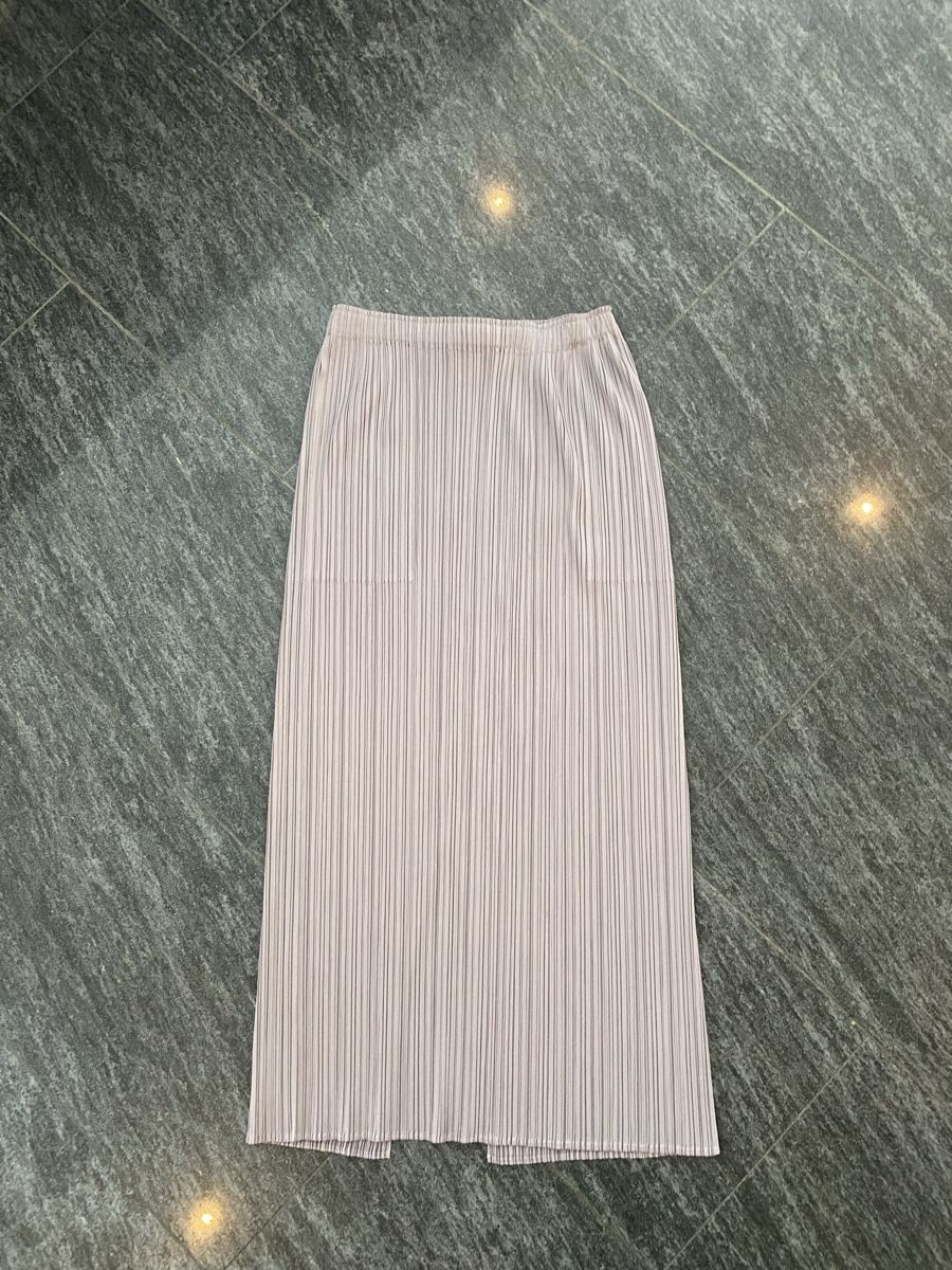 Issey Miyake Gonne: Issey Miyake Pleated Skirt – Nuovo (secondo la descrizione) da Luzern venduto da rachlaw1