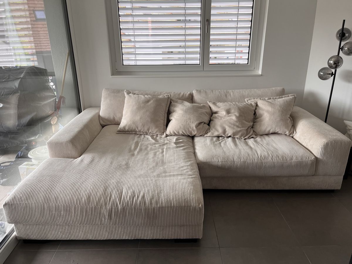 Divani: Gemütliches Cord Sofa / Couch mit Ottomane in Beige – Usato da Bubendorf venduto da janicksch