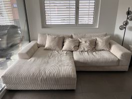 Gemütliches Cord Sofa / Couch mit Ottomane in Beige