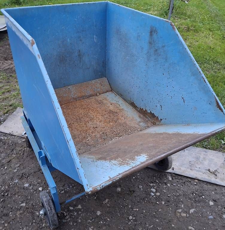 Conteneurs de construction: Staplermulde/Kippmulde – D'occasion à Siebnen par Grosswis50 2