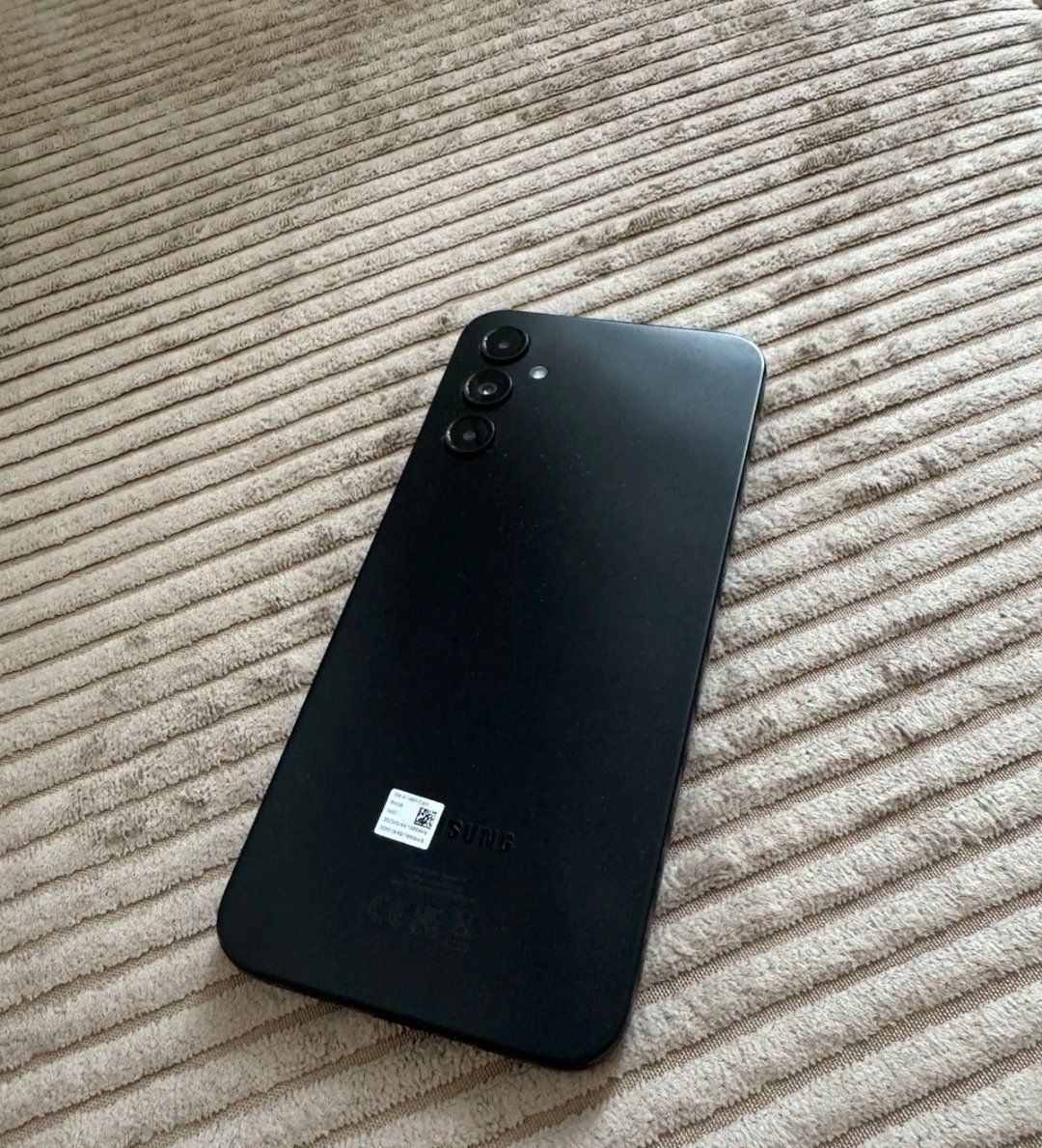Samsung Telefoni cellulari / Smartphones: Samsung A15/ 256GB – Usato da Luzern venduto da Waince786