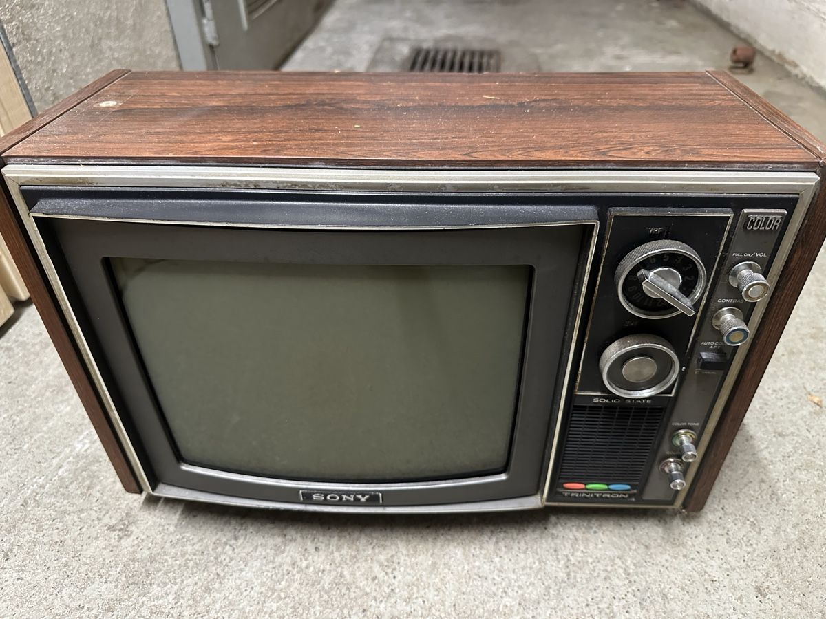 Televisori: Sony trinitron vintage 1970s – Difettoso da Onex venduto da rya_5brm