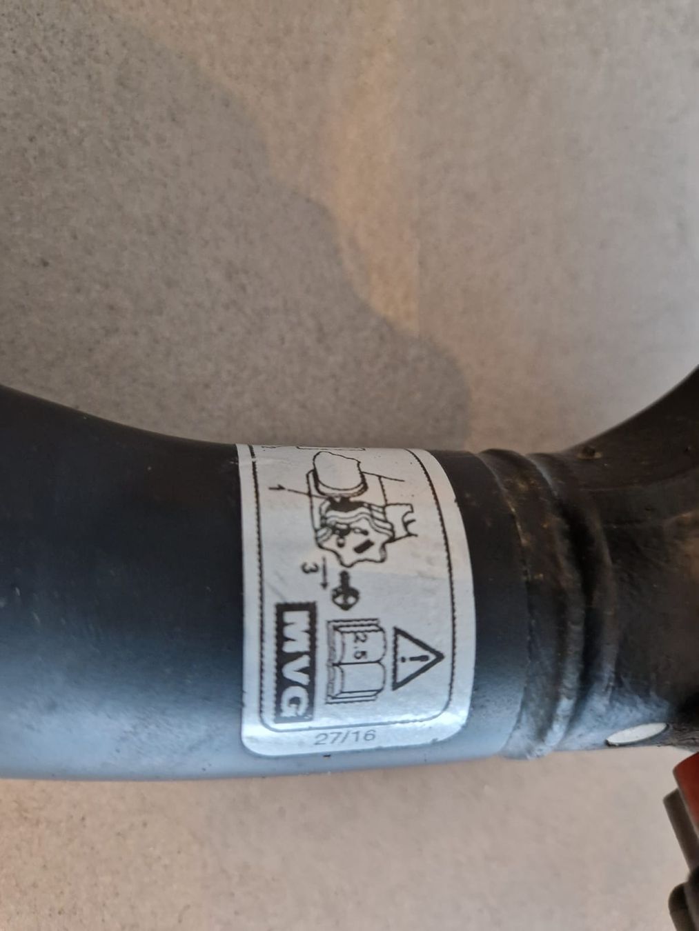 Ganci per rimorchio: Mazda 3 - Anhängerkupplung – Usato da Boswil venduto da gummibaerli24 1
