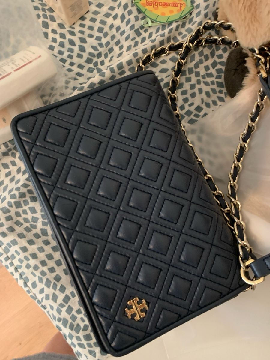 Tory Burch Sacs femmes: Tory Burch Fleming Quilted Lambskin Shoulder Bag – D'occasion à Zürich par mzh_9l8h 1