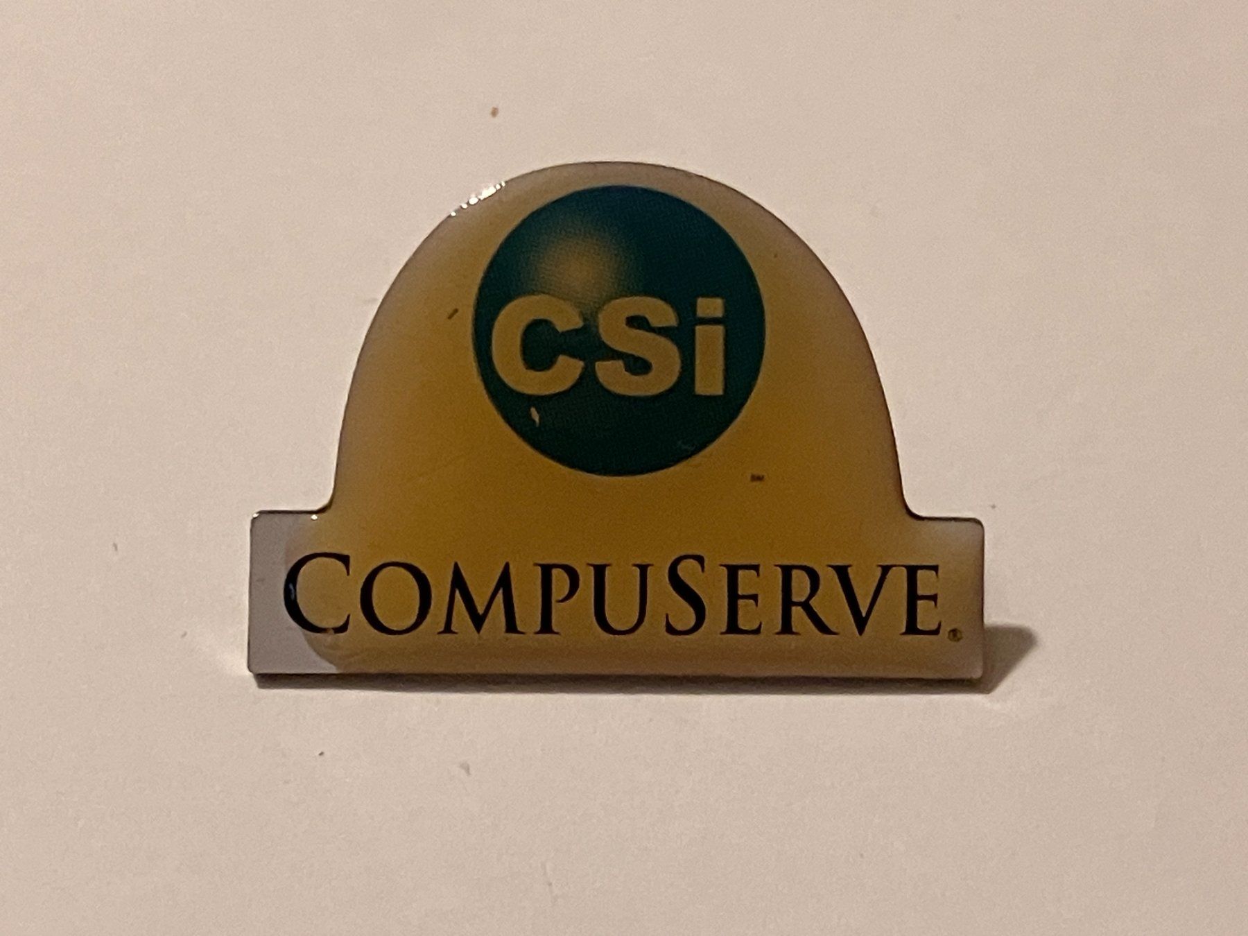 Placchette & Badge: 1 Pin Compuserve CSI – Usato da Basel venduto da djwwpp