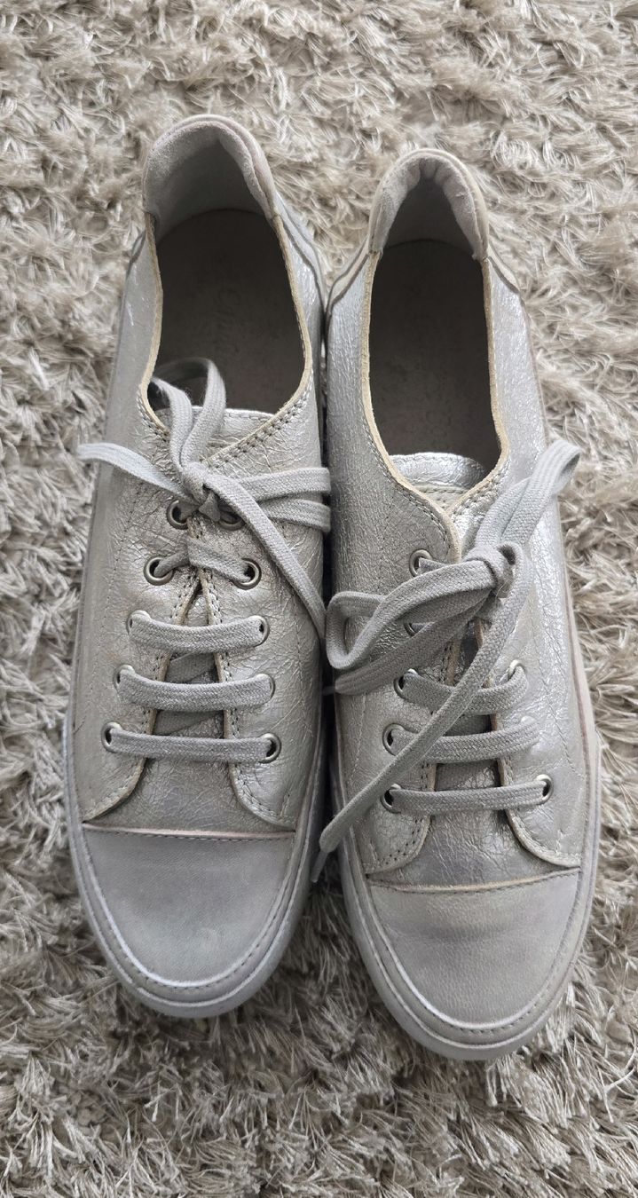 Cooper Scarpe da donna: Candice Cooper Silber Sneakers Gr.38 – Usato da Herzogenbuchsee venduto da closetflip