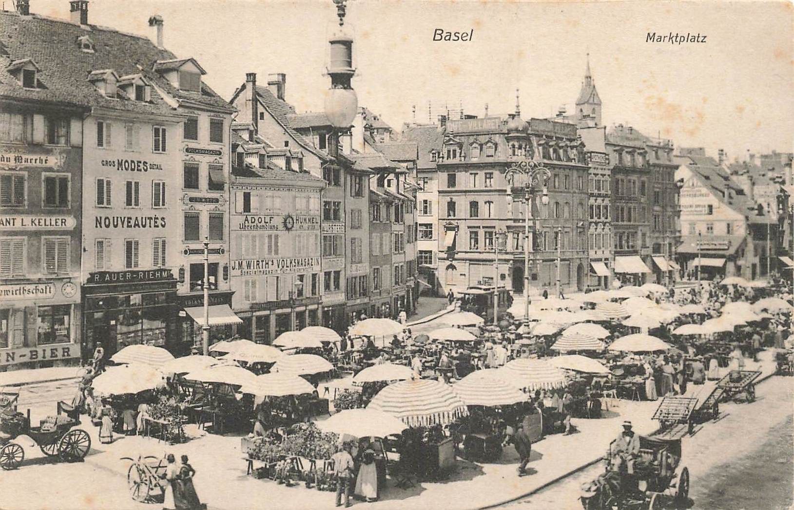 Cartoline postali: Basel (BS) Marktplatz mit Marktständen und historischen – Usato da Biasca venduto da Blenio71