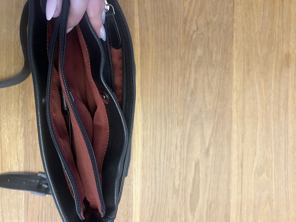 Borse da donna: Leder Umhängetasche der Marke Nika – Usato da Wil SG venduto da WauWauBoutique 2