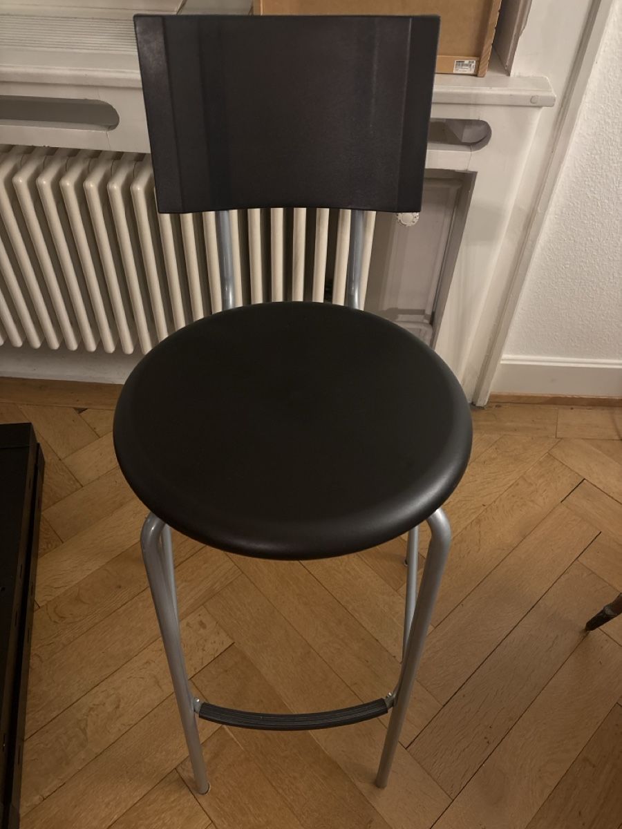Sedie: 2x Stylish Grey Bar Stool - Modern Design, Great Condition! – Usato da Baden venduto da David_Baden 1