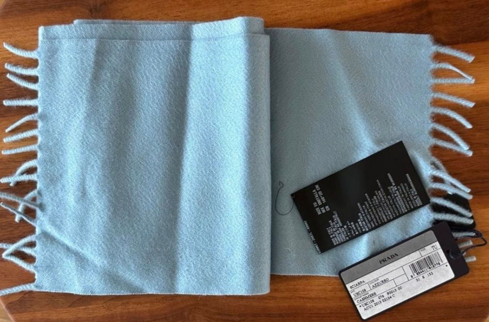 Foulard & Sciarpe: PRADA cashmere schal – Nuovo e nell'imballaggio originale da Basel venduto da Kristal4
