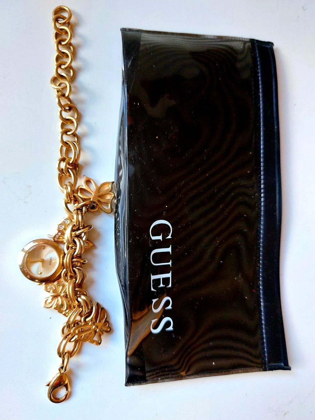 Guess Uhren: Damen Guess Uhr Charm Bracelet – Gebraucht aus Horgen von zur_jq85 2