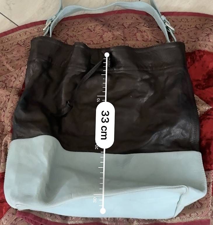 Taschen für Damen: Blau-schwarze Ledertasche – Gebraucht aus Bergdietikon von ulr_r9x5 2