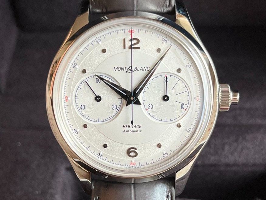 Montblanc Orologi: Mont-Blanc Heritage Chrono Monopoussoir – Nuovo (secondo la descrizione) da Gland venduto da L-Albatros