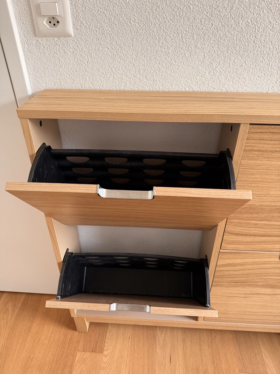 Armoires: Schuhschrank mit 4 Fächern – Eichenfurnier – D'occasion à Thun par swissfish98 3
