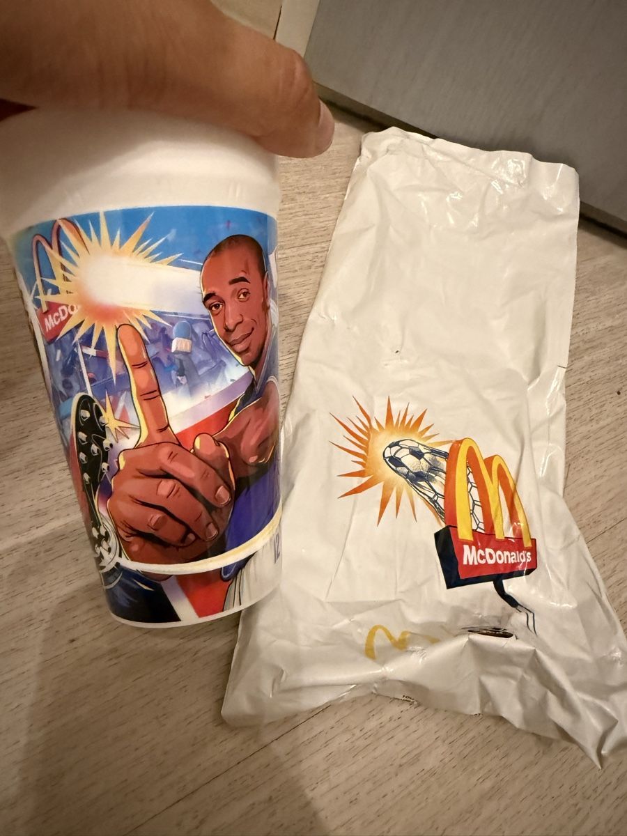 Contenitori & Simili: McDonalds Becher WM 2026 Thierry Henry – Nuovo e nell'imballaggio originale da Altendorf venduto da 1FrankenJohnny 3