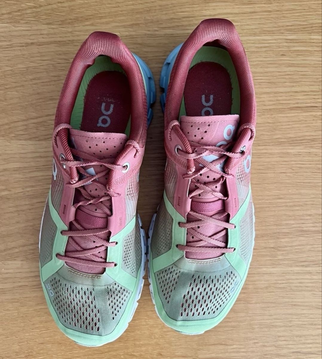 On Scarpe da donna: On Cloud chaussures, taille 39 – Usato da Lausanne venduto da HomeDepose 1