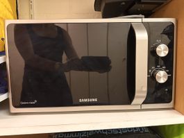 Samsung Mikrowelle Ceramic Inside mit Drehteller guter Zusta