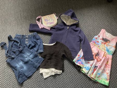 Lot vêtements fille 4ans 