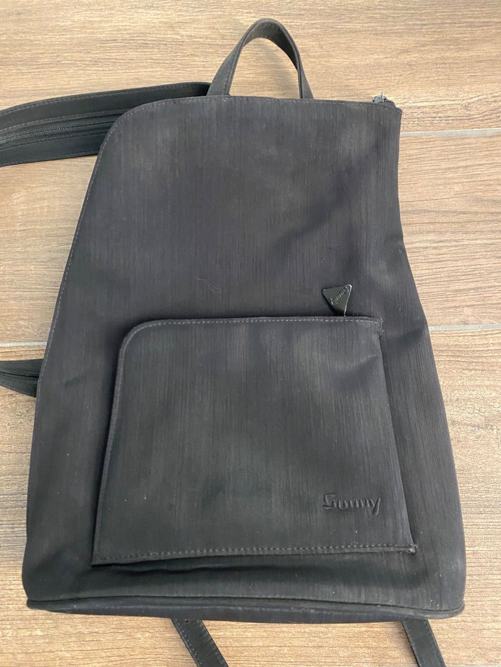 Rucksäcke: Sunny Rucksack Stoff schwarz – Gebraucht aus Pratteln von a23_j2gs