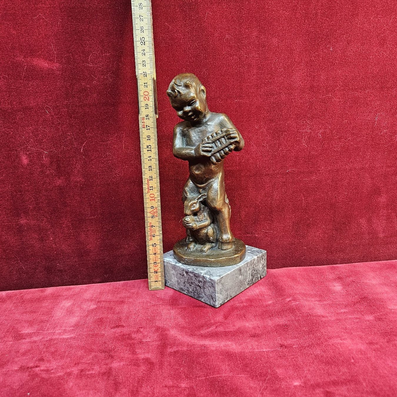 Statuette: Bronzefigur, Faun mit Eichhörnchen, Alt – Usato da Bözberg venduto da L-G 1