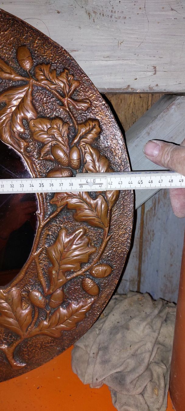 Specchi: Kupferspiegel mit Eichenlaub-Motiv – Usato da Brislach venduto da ericCH 1