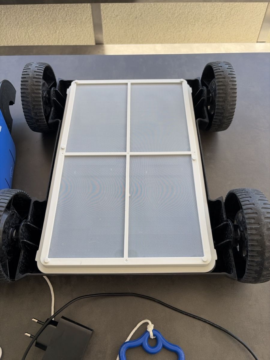 Schwimmbad-Zubehör: Poolroboter Poolsauger Winny Pool Cleaner – Gebraucht aus Villmergen von Bullenberg 2