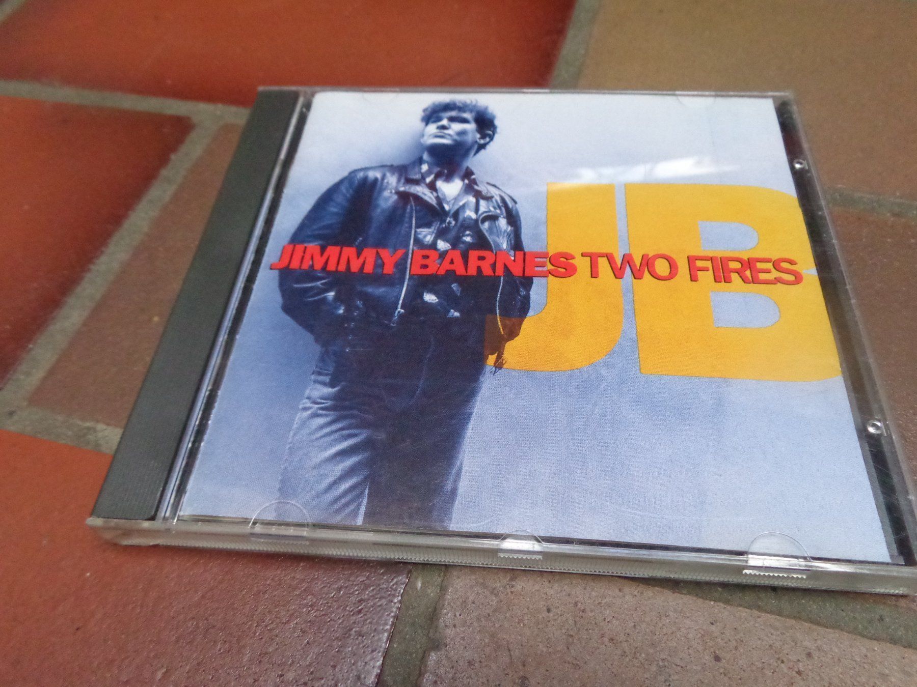 CD: Jimmi Barnes - Two Fires CD – Usato da Olten venduto da Disc-Ausverkauf