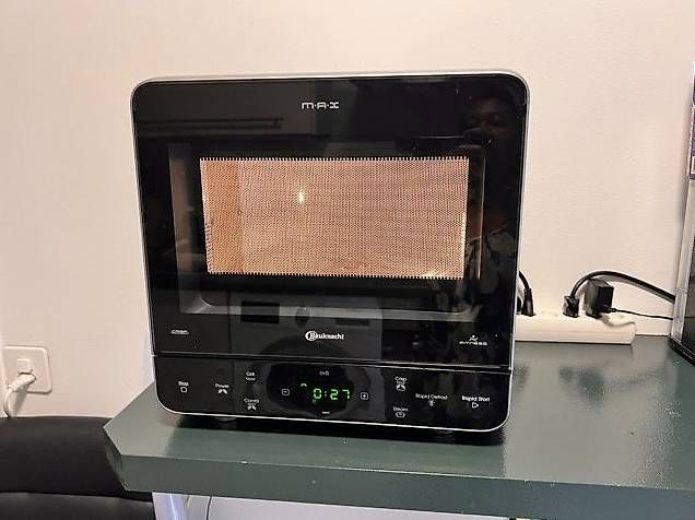 Fours: Microwave Oven – D'occasion à Le Grand-Saconnex par lol_zs8k 1