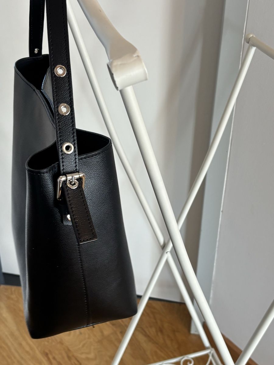 Borse da donna: Schwarze Schultertasche/ Shopper – Usato da Basel venduto da AnninaD97 4