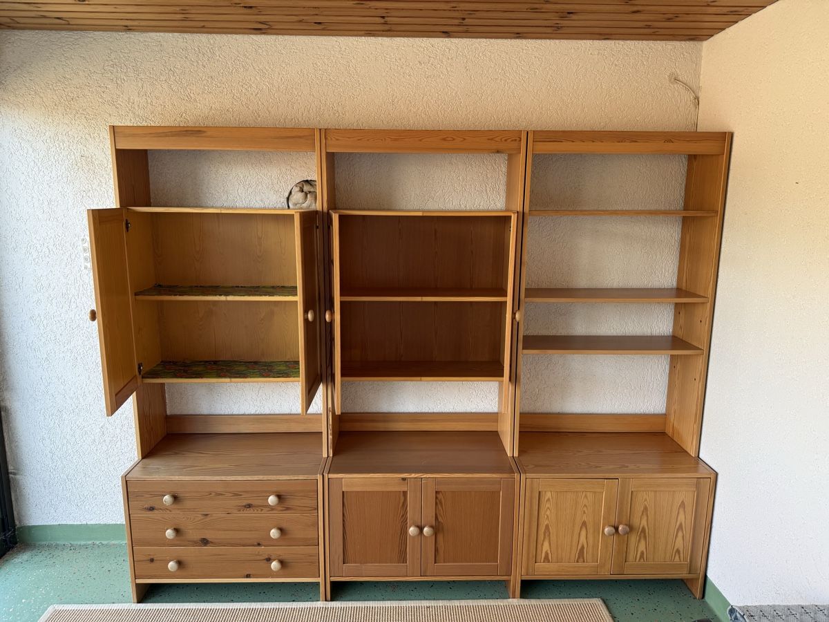Credenze: Massive Kiefer-Wohnwand – Usato da Nidau venduto da Opal98 1