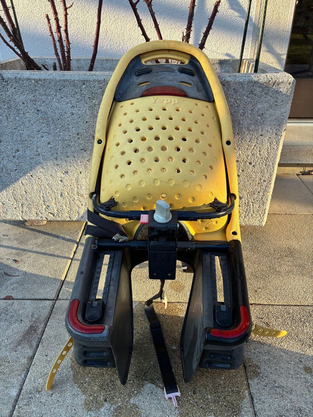 Thule Pezzi di ricambio: Siège vélo enfant Yepp – Usato da Courtételle venduto da cla_g2b2 1