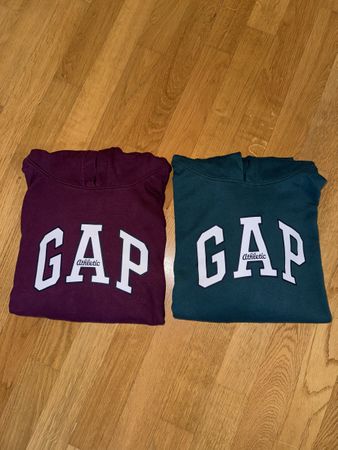 Deux sweaters GAP