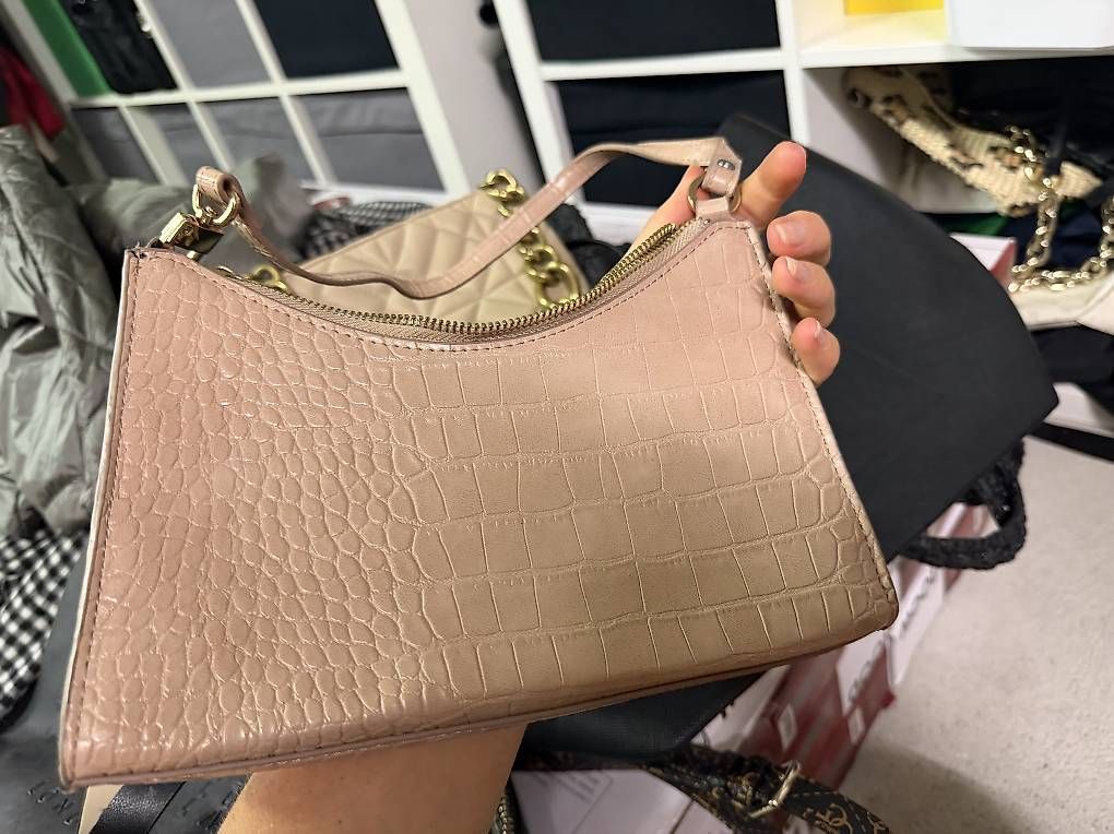 Sacs femmes: BEIGE CROCO SCHULTERTASCHE – D'occasion à Märstetten par sha_9p7c 2