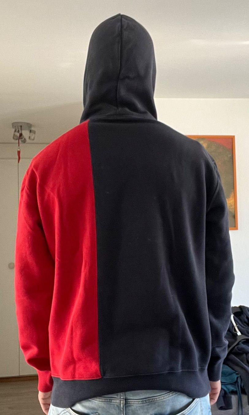 Champion Maglioni & Felpe: Hoody Champions – Usato da Morbio Inferiore venduto da mad_wh5n 1