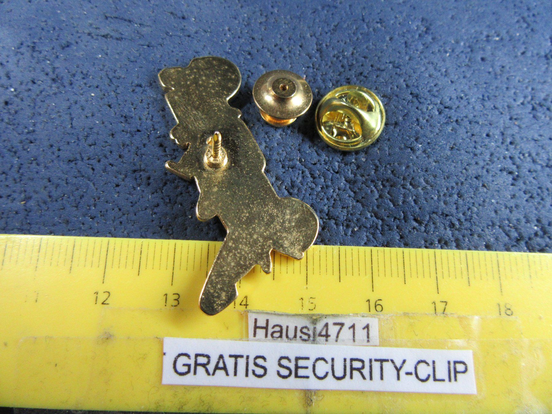 Plaketten & Abzeichen: OLDTIMER AUTO PIN CABRIO AUTO PIN GEPRÄGT GOLDIG – Gebraucht aus Ettingen von Hausi4711 1