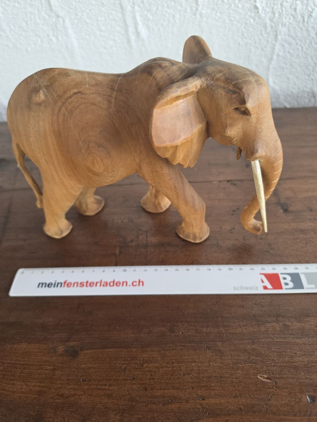 Articoli in legno: Hartholz Elefant – Usato da Emmen venduto da Sandygasser74