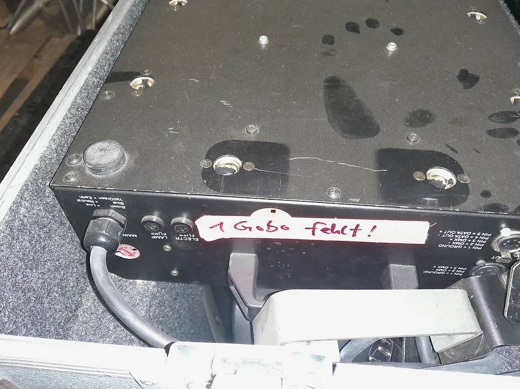 Lampade: 4Stk. Movingheads Varyscan P6 mit Cases – Usato da Ossingen venduto da BCM-40 2