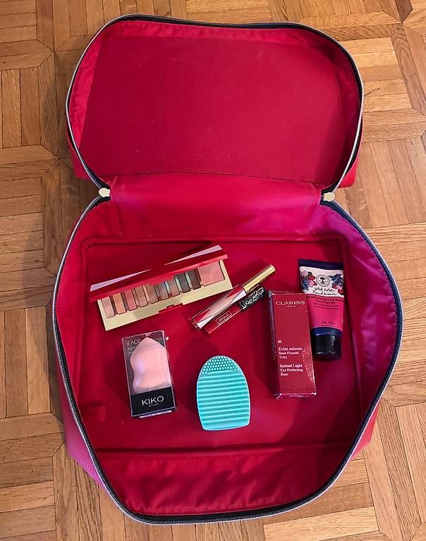 Custodie per cosmetici: Beauty Case Estée Lauder – Usato da Genève venduto da shouki425