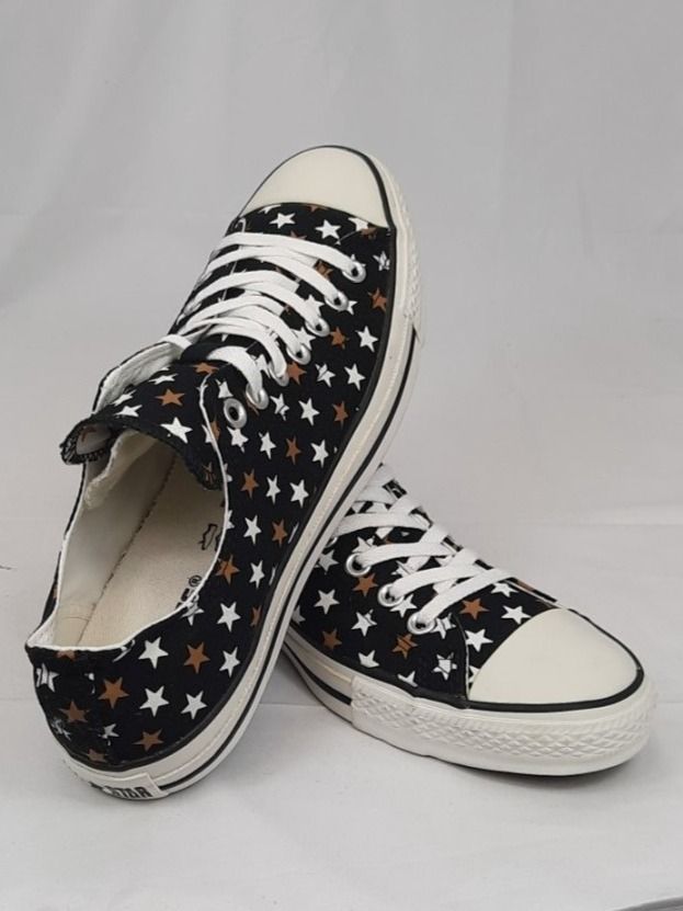 Converse Scarpe da uomo: CONVERSE All Star Sneaker schwarz mit Sternen Gr. 45 – Nuovo (secondo la descrizione) da Seuzach venduto da VT-Collections1 4