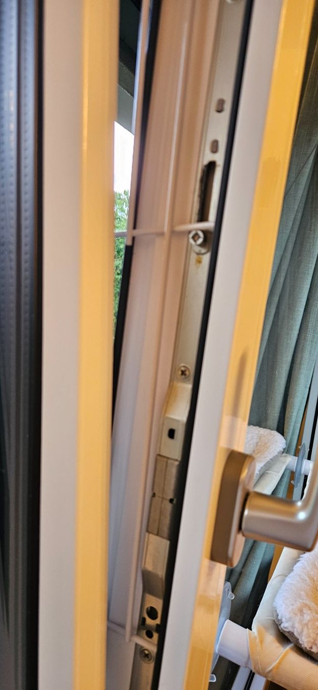 Griglie e Inferriate: Katzenschutz Kippfenstergitter weiss – Usato da Affoltern am Albis venduto da Stefanie_89 2