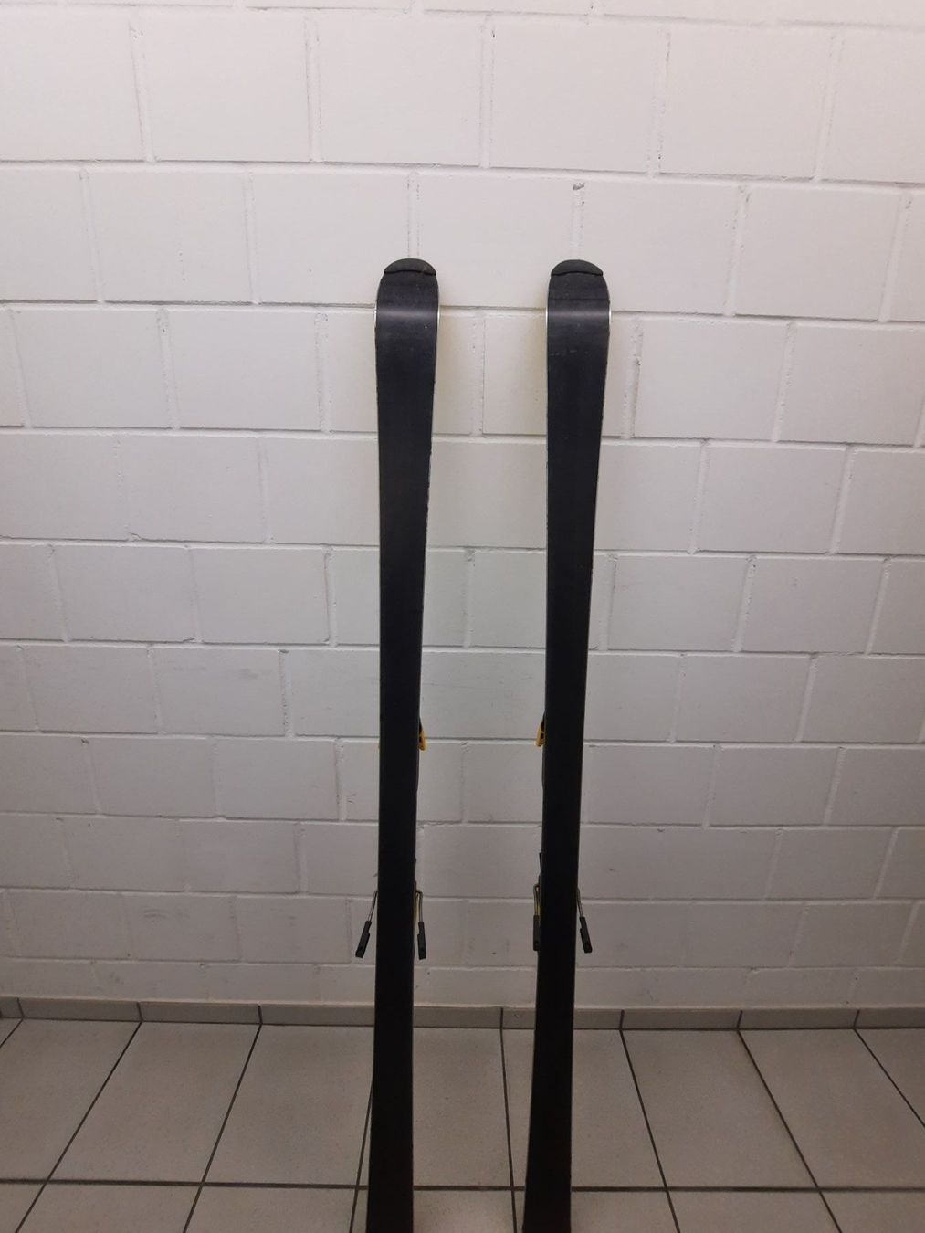 Elan Sci: Elan Carving Skis – Usato da Riehen venduto da Ricky25 1