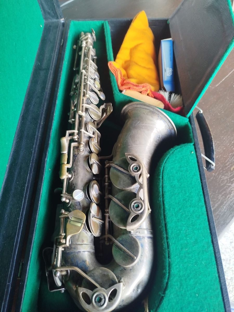 Vintage Instruments de musique: Vintage Saxophon – D'occasion à Schönenbuch par ElStigg