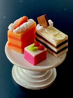 Patisseries/Metallplatte mit Fuss f/Puppenstuben. NP 21.50.