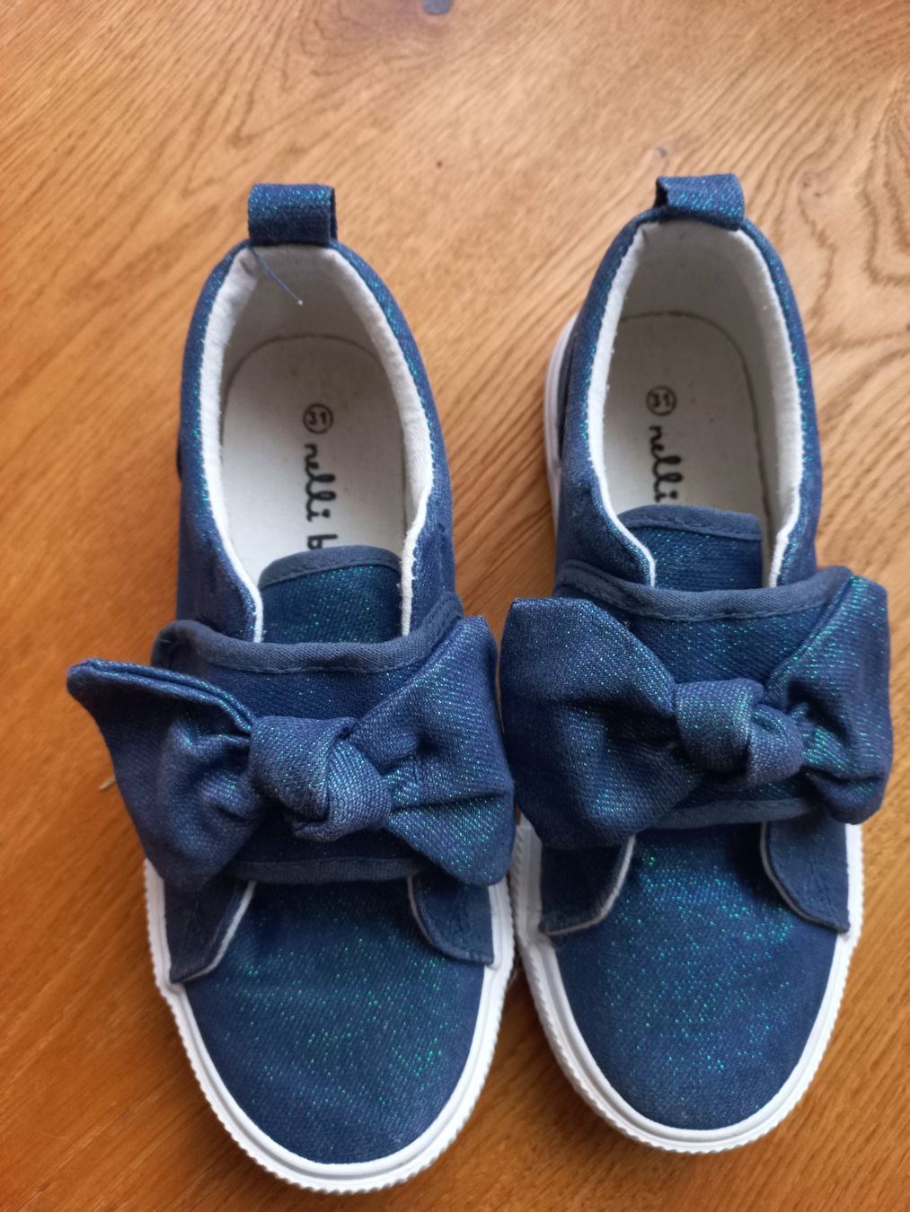 Scarpe per ragazze: Stoffschuhe gr.31(gr.32) – Usato da Bachenbülach venduto da enigmatic 3