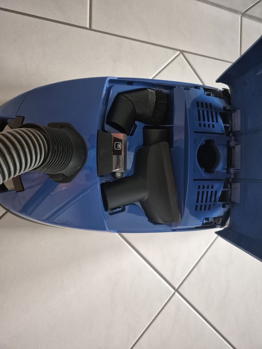 Miele Aspirapolveri & Accessori: Miele Staubsauger – Usato da Bremgarten AG venduto da valia67 5