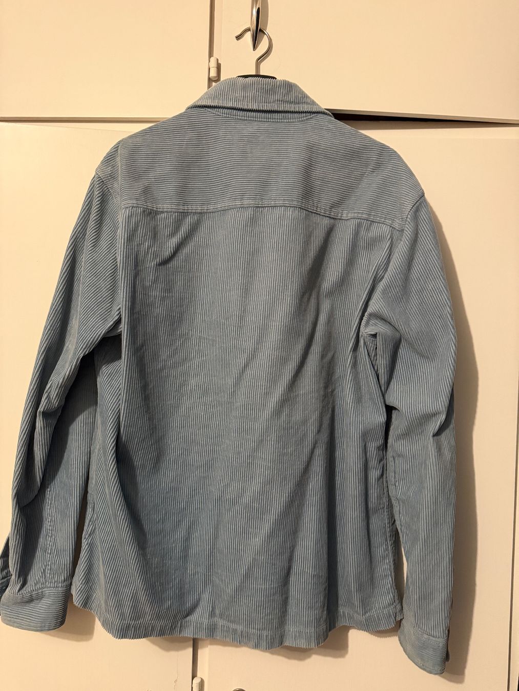H&M Giacche: H&M Cordjacke hellblau Grösse M – Usato da Zürich venduto da fresh0001 2
