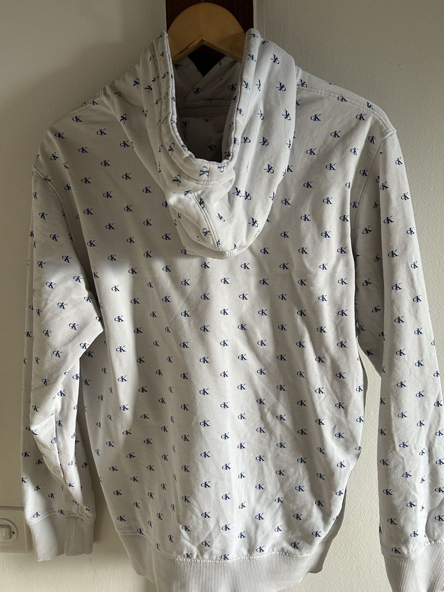 Calvin Klein Maglioni & Felpe: Sweat à capuche Calvin Klein blanc avec logo, Taille M – Usato da Plan-les-Ouates venduto da Dams_ 1