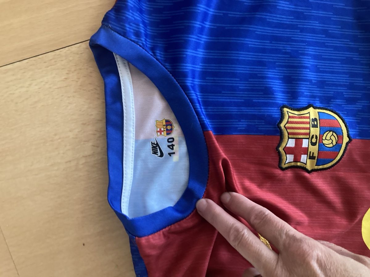 FC Barcelona Scarpe, pantaloni & magliette da ginnastica: FC Barcelona Kinder Trikot Gr. 140 – Usato da Römerswil LU venduto da sandra1605 2